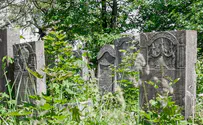 Report: Jewish group 'irreversibly harmed' Ukraine cemetery