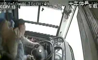 China: Woman grapples with bus driver, causes tragedy