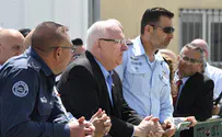 President Rivlin visits Ofer Prison, speaks with IPS command