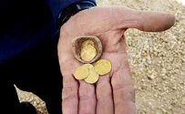 Hanukkah Gelt: 1,200-year old hoard of gold coins discovered