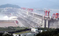 China dam collapses, 10,000 acres of crops flooded
