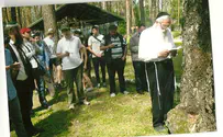 Rabbi Mendelevich protests Babi Yar Memorial on Jewish Graves