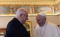 President Rivlin speaks to Pope