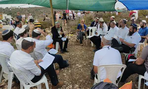 Hundreds in Simchat Beit HaSho’eva celebrations in Gofna