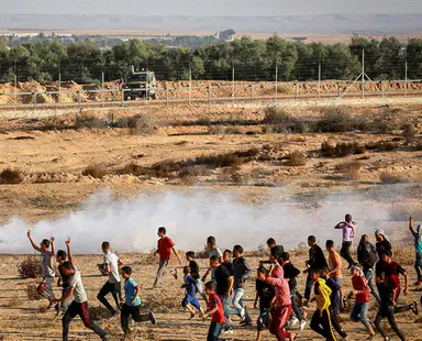Gaza rioters set fire to IDF post