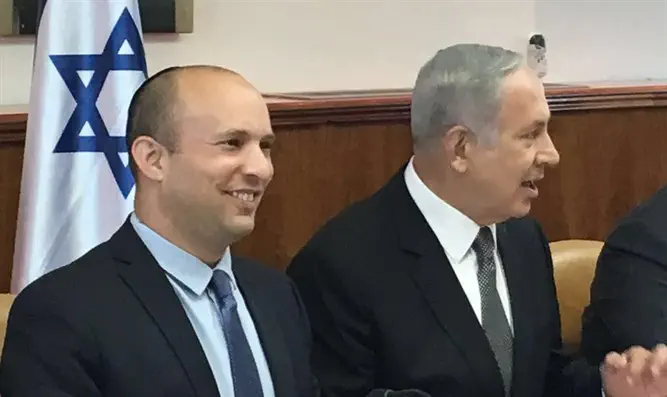 Netanyahu and Bennett in cabinet meeting