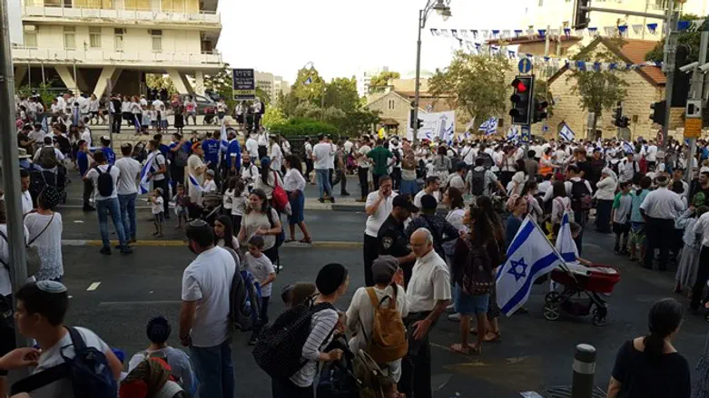 Flag Dance interrupted by Hamas rocket fire
