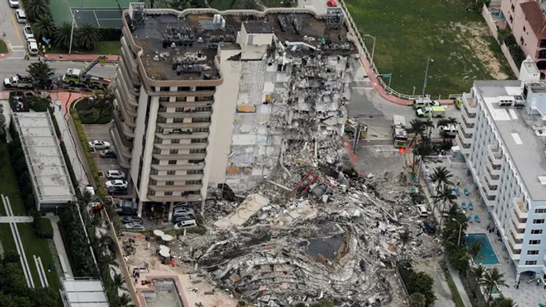 Building collapse in Miami