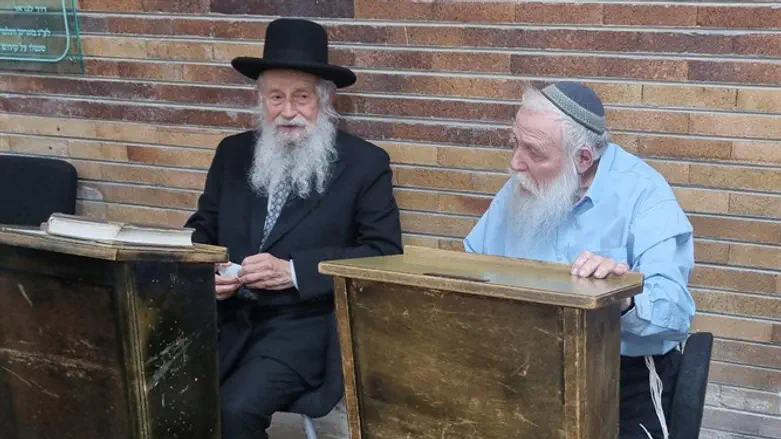 הרב זלמן מלמד והרב חיים דרוקמן
