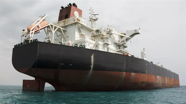 Oil tanker in the Persian Gulf (archive)