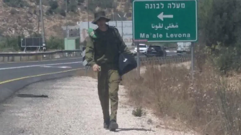 The suspicious Arab in IDF uniform