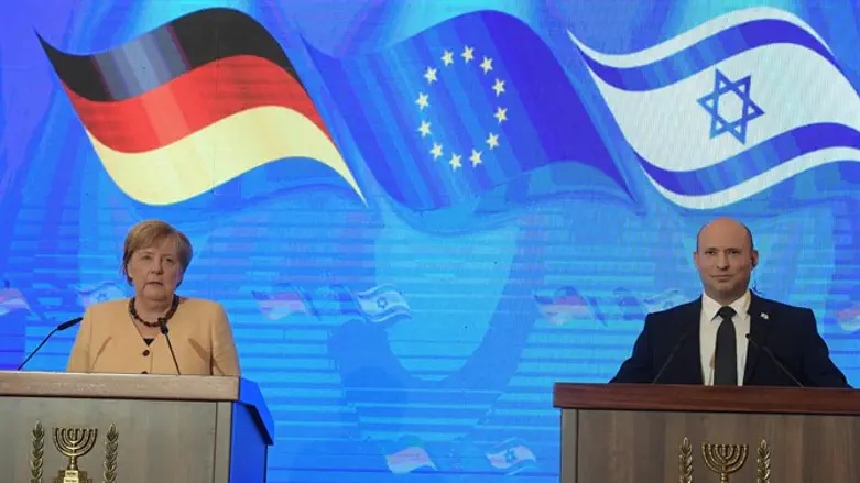 Chancellor Angela Merkel and PM NaftalI Bennett at the press conference