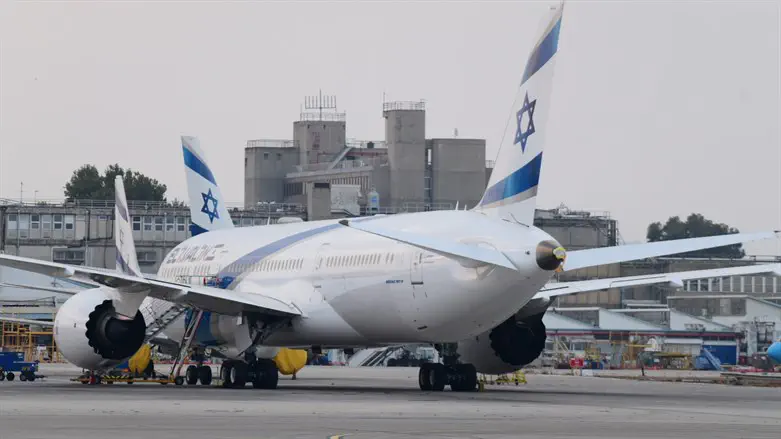El Al passenger jet at Ben-Gurion Airport