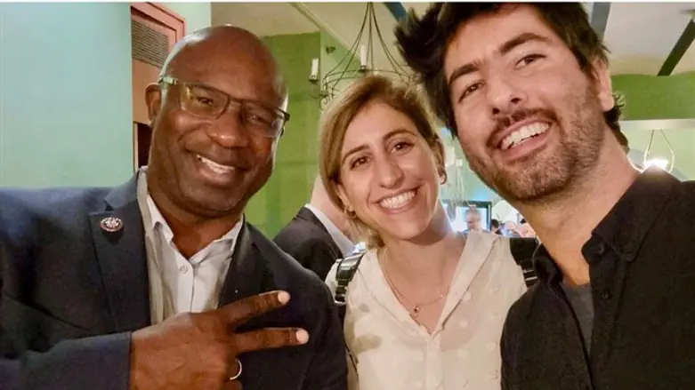 Jamaal Bowman (l) meets Sally Abed and Alon-Lee Green