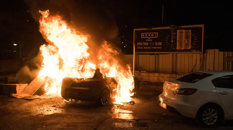 Riots in Akko