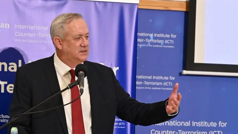 Minister Gantz