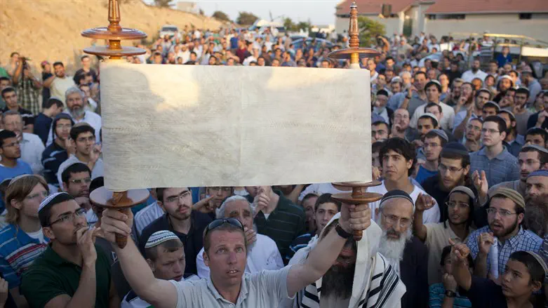 Raising the banner of Torah