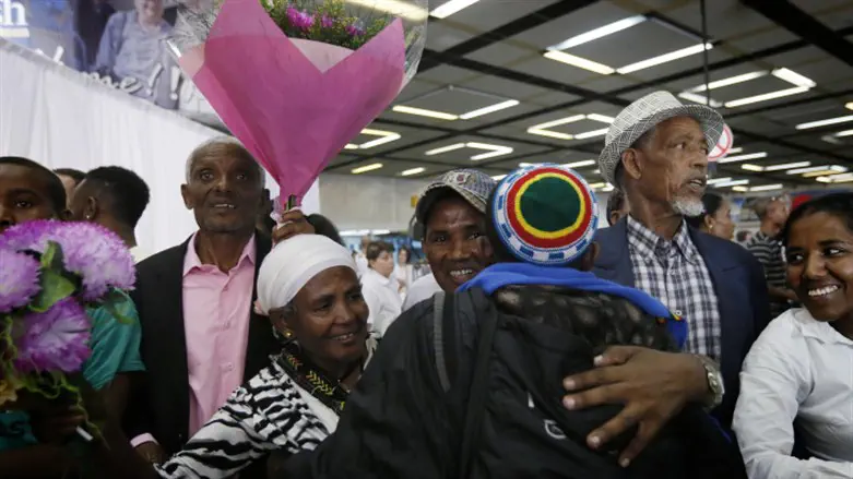 Ethiopian immigrants arrive in Israel, Wednesday