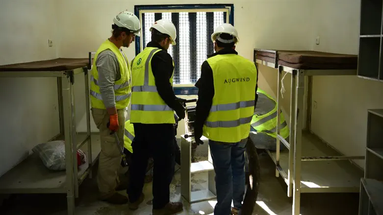Securing the Gilboa Prison