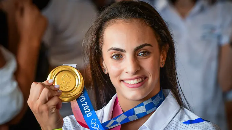 Linoy Ashram with her gold medal