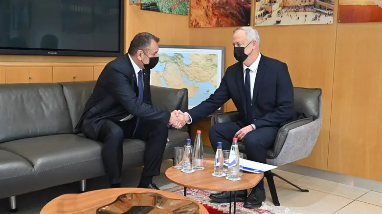 Israeli and Greek Defense Ministers