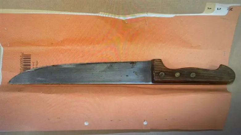 The knife used to threaten a rabbi in Kiryat Yam