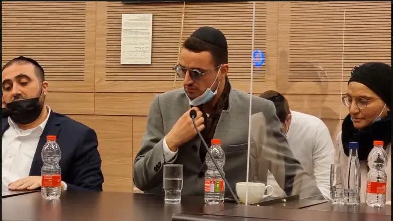 Chaim Mizrachi recounting the attack at a Knesset committee hearing
