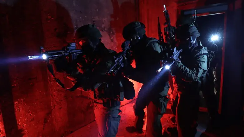 Border Police and Mista'arvim troops in Jenin