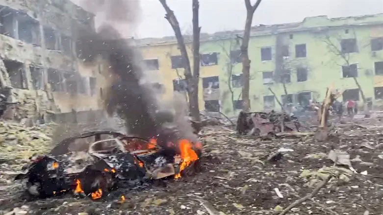 Bombed out hospital struck by Russians in Mariupol (unrelated to this story)