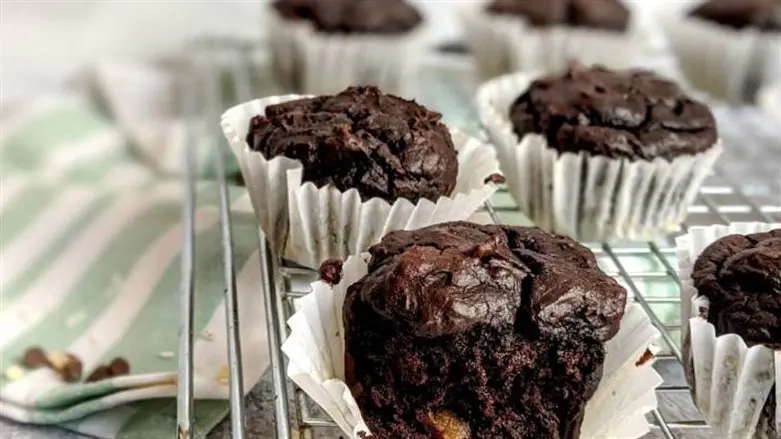 Berry Dutch Chocolate Cupcakes