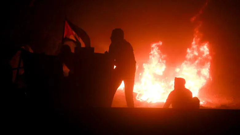 Arab rioters (archive)