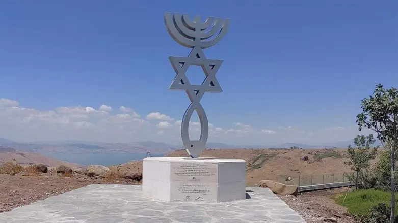 Statue placed at Ein Keshatot