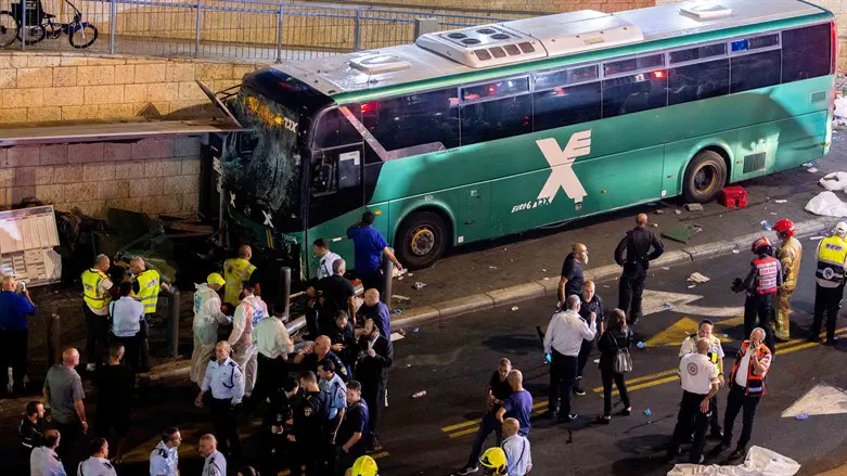 scene of Jerusalem bus crash