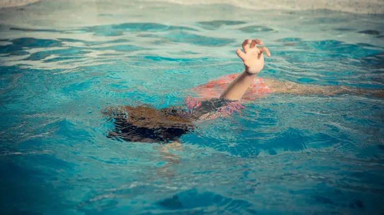 drowning (illustration)