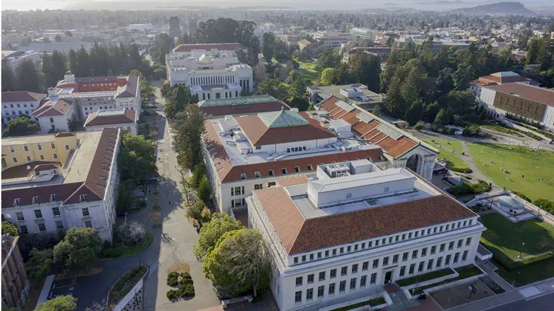 College campus (illustration)