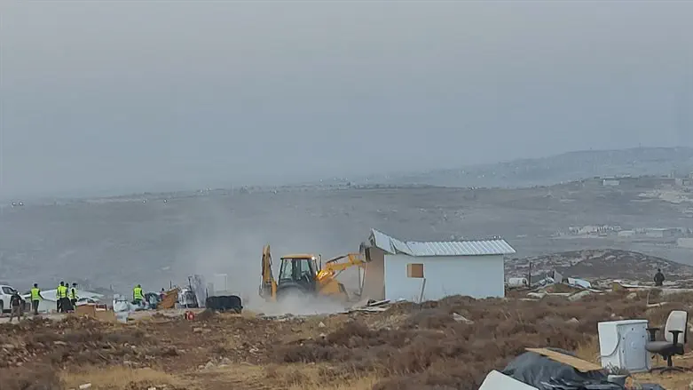 demolishing Ramat Migron