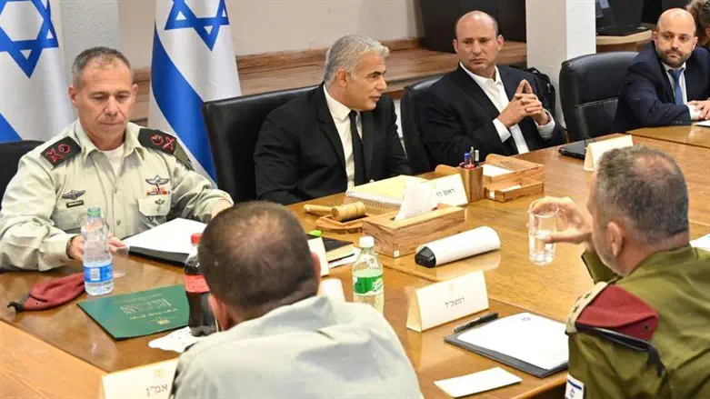 Lapid holds security assessment (archive)