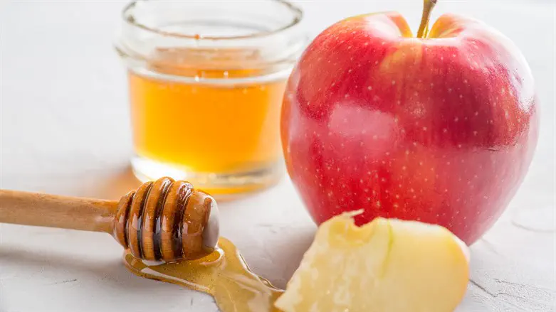 Apple in honey apples in honey תפוח בדבש ראש השנה Rosh Hashana