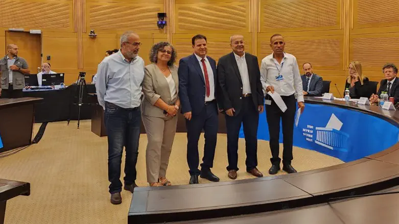 Tibi and Odeh submit Hadash-Ta'al slate