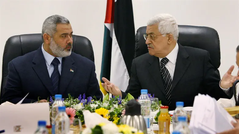 Ismail Haniyeh and Mahmoud Abbas (archive)