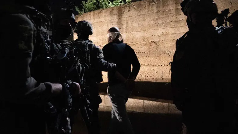 Terrorist apprehended during IDF raid, October 26th 2022