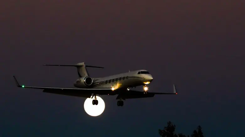 plane during lunar eclipse