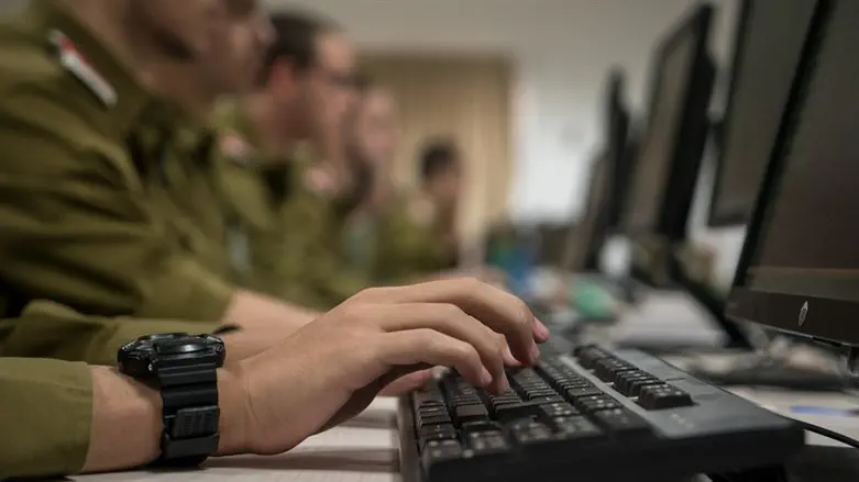 IDF Intelligence soldiers