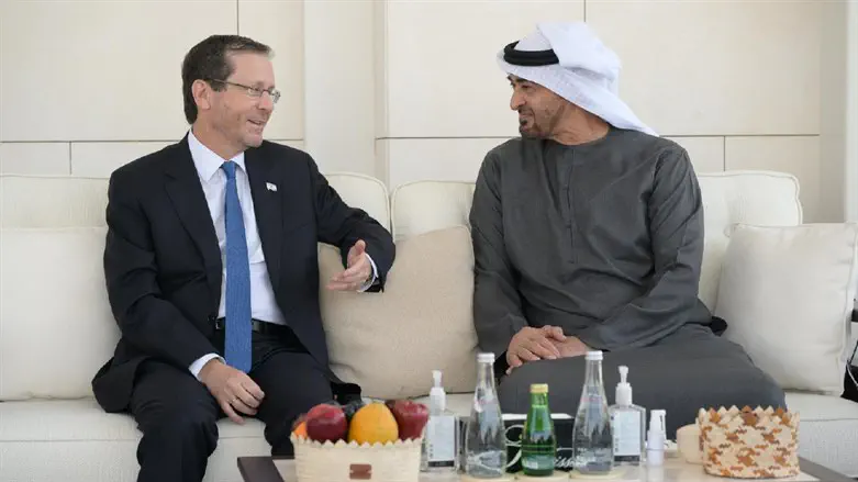 President Isaac Herzog meets with UAE President Sheikh Mohammed bin Zayed in Abu