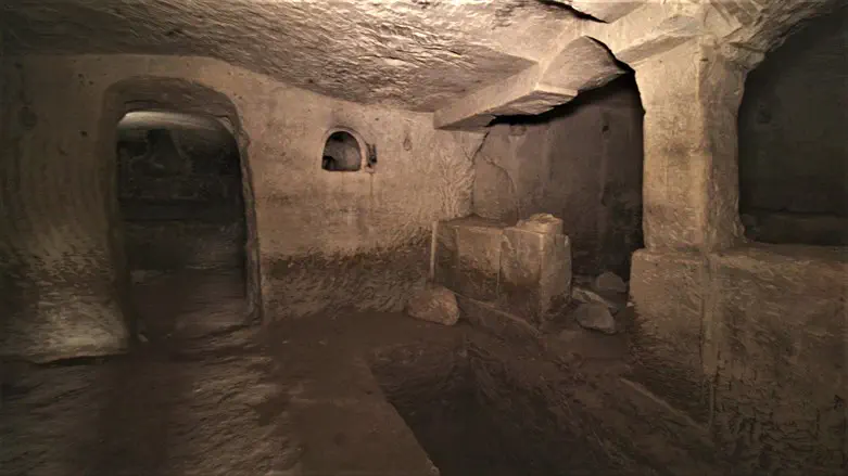 The Second Temple-period burial cave