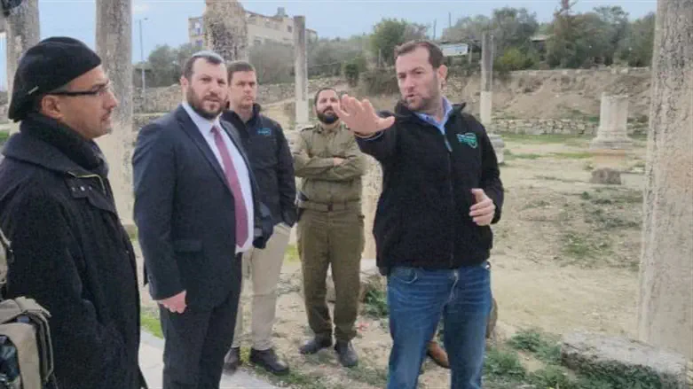 Amichai Eliyahu and Yossi Dagan