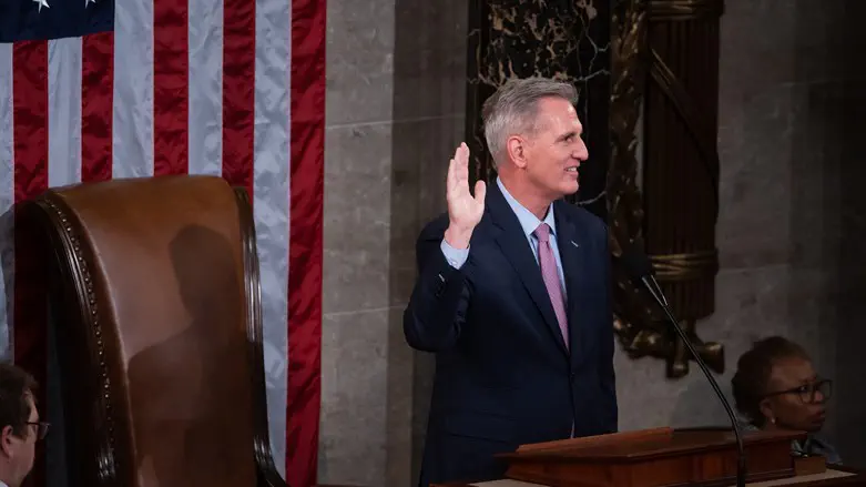 Republican Leader Kevin McCarthy, R-Calif., is sworn in as House Speaker