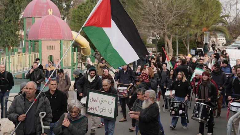 הפגנת שמאל ופרו-פלסטינים בשמעון הצדיק