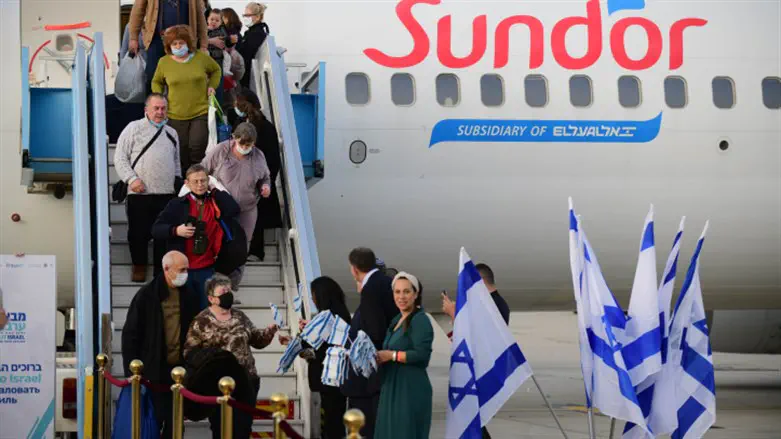 Immigrants from Ukraine arrive in Israel, March 6th, 2022