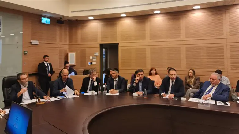 MK Gafni at the meeting of the Knesset Finance Committee
